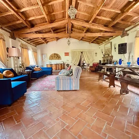 Villa Desiderio With Pool In *